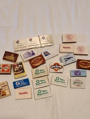 Lot of 22 Matchbooks Boxes